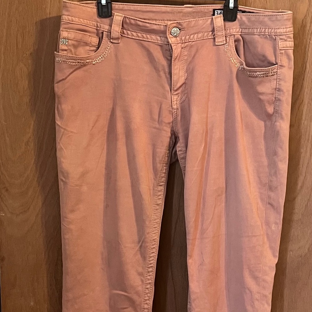 Women’s Miss Me Signature Crop jeans size 34 peach